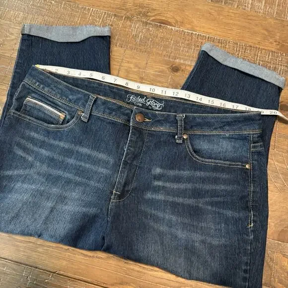 Women's Faded Glory Size 18 Capri Blue Jeans Denim Pants Vacation Travel - Picture 4 of 7